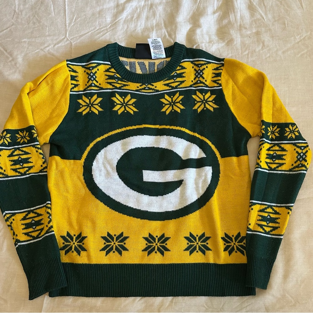 Green Bay Packers Holiday Sweater, Youth L (14-16) fits women size 0-2.